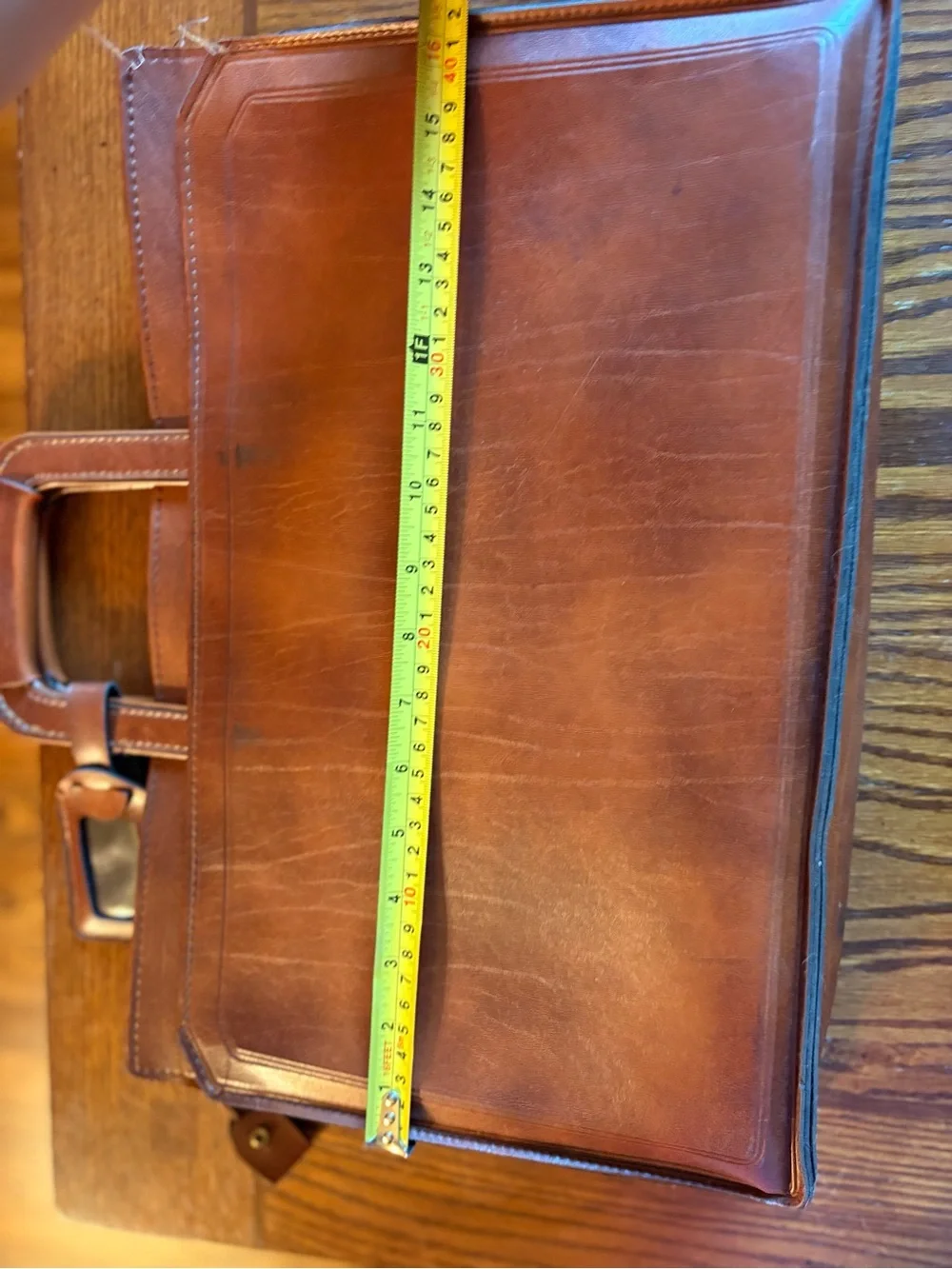 Vintage Brown Leather Portfolio Briefcase - Sleek Professional Carry with zipper